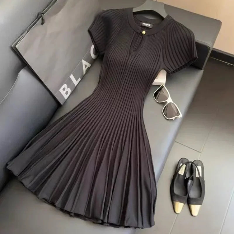 Black Knitted Slimming Waist Dress Fashionable Elegant Goddess Style Mini Skirt Short Sleeve round Neckline New Arrival 2025